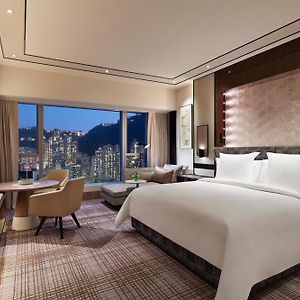 Deluxe Peak-View Room King